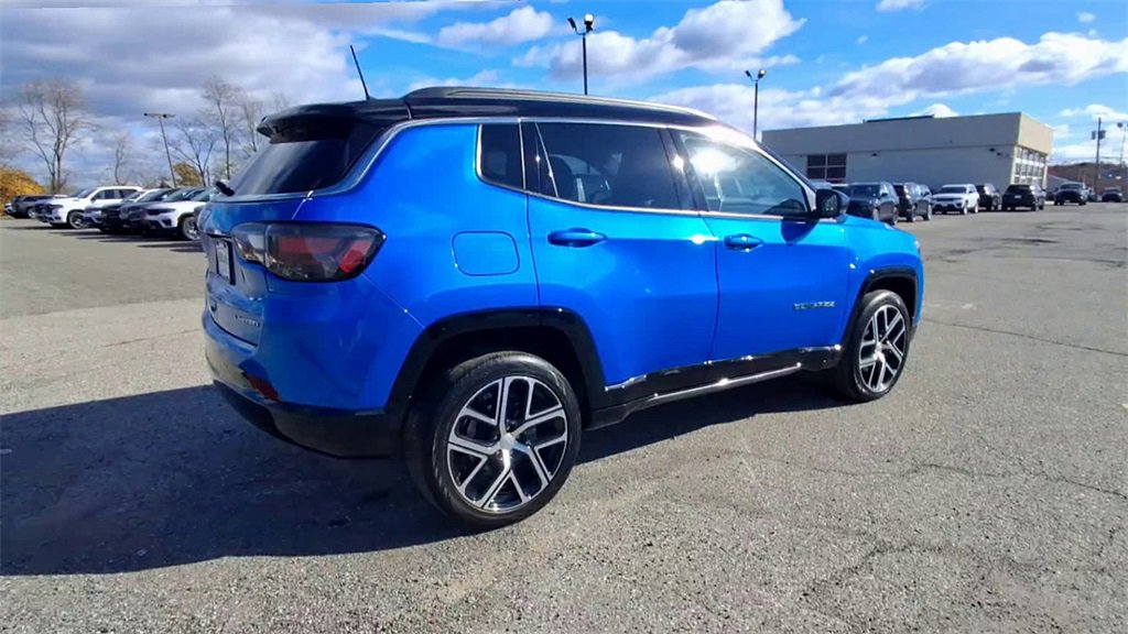 Certified 2024 Jeep Compass Limited w/ Elite Group image 8