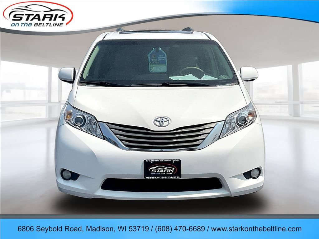 Used 2014 Toyota Sienna XLE FWD image 2