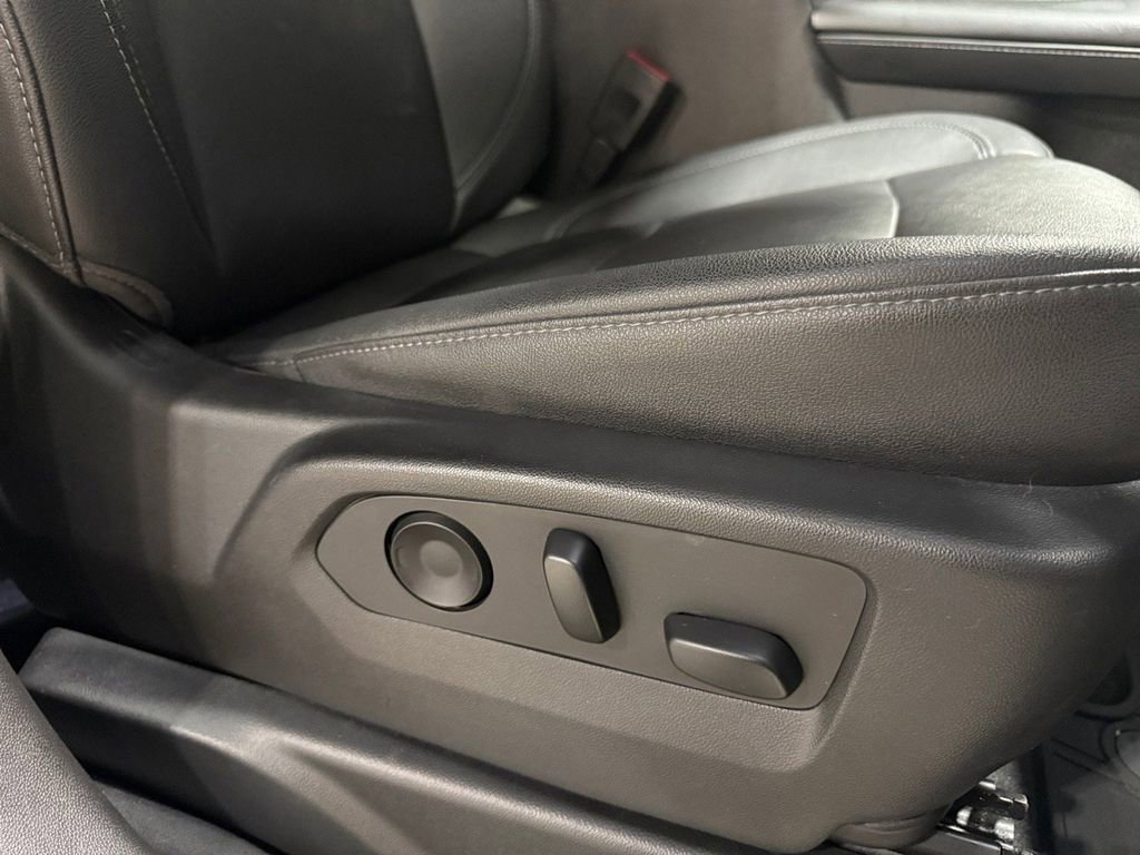 Used 2022 Chevrolet Tahoe Z71 w/ Luxury Package image 15