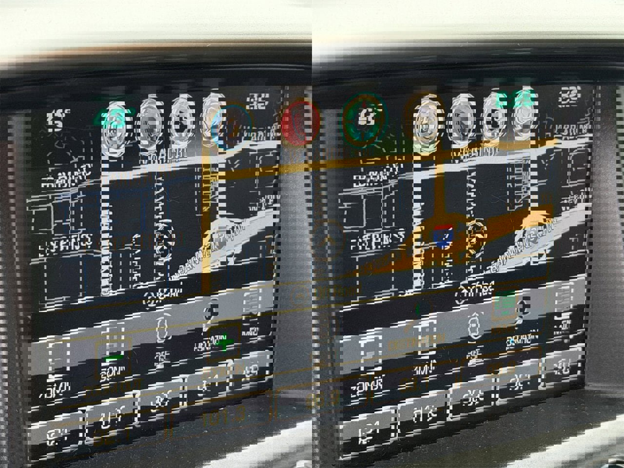 Used 2016 Chevrolet Colorado LT w/ Luxury Package, Chrome image 18