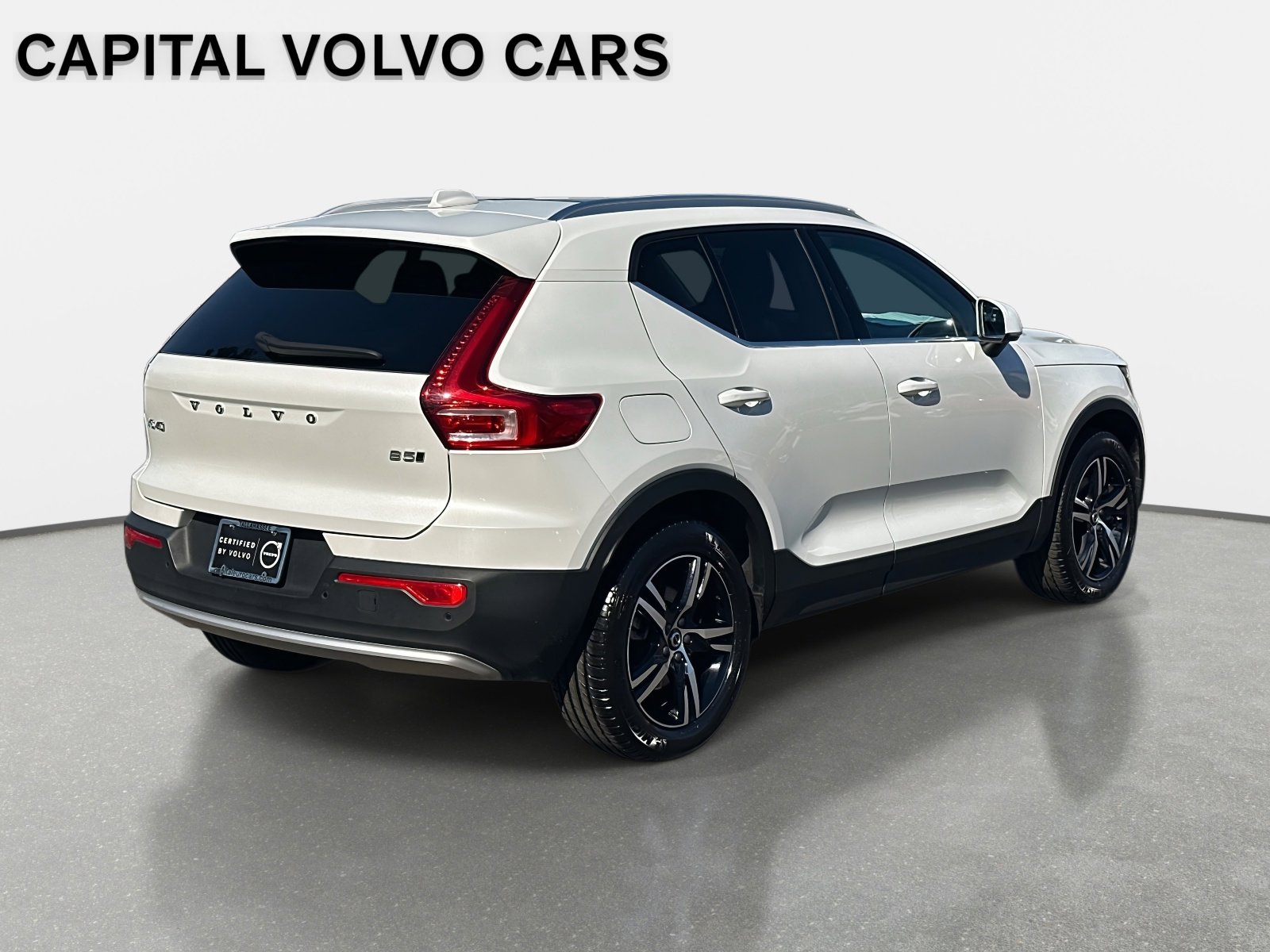 Certified 2025 Volvo XC40 B5 Core image 5