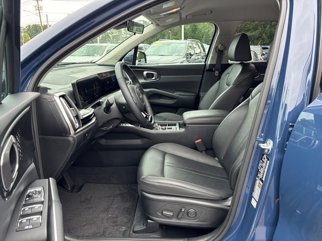 Certified 2025 Kia Sorento S AWD/4WD image 19