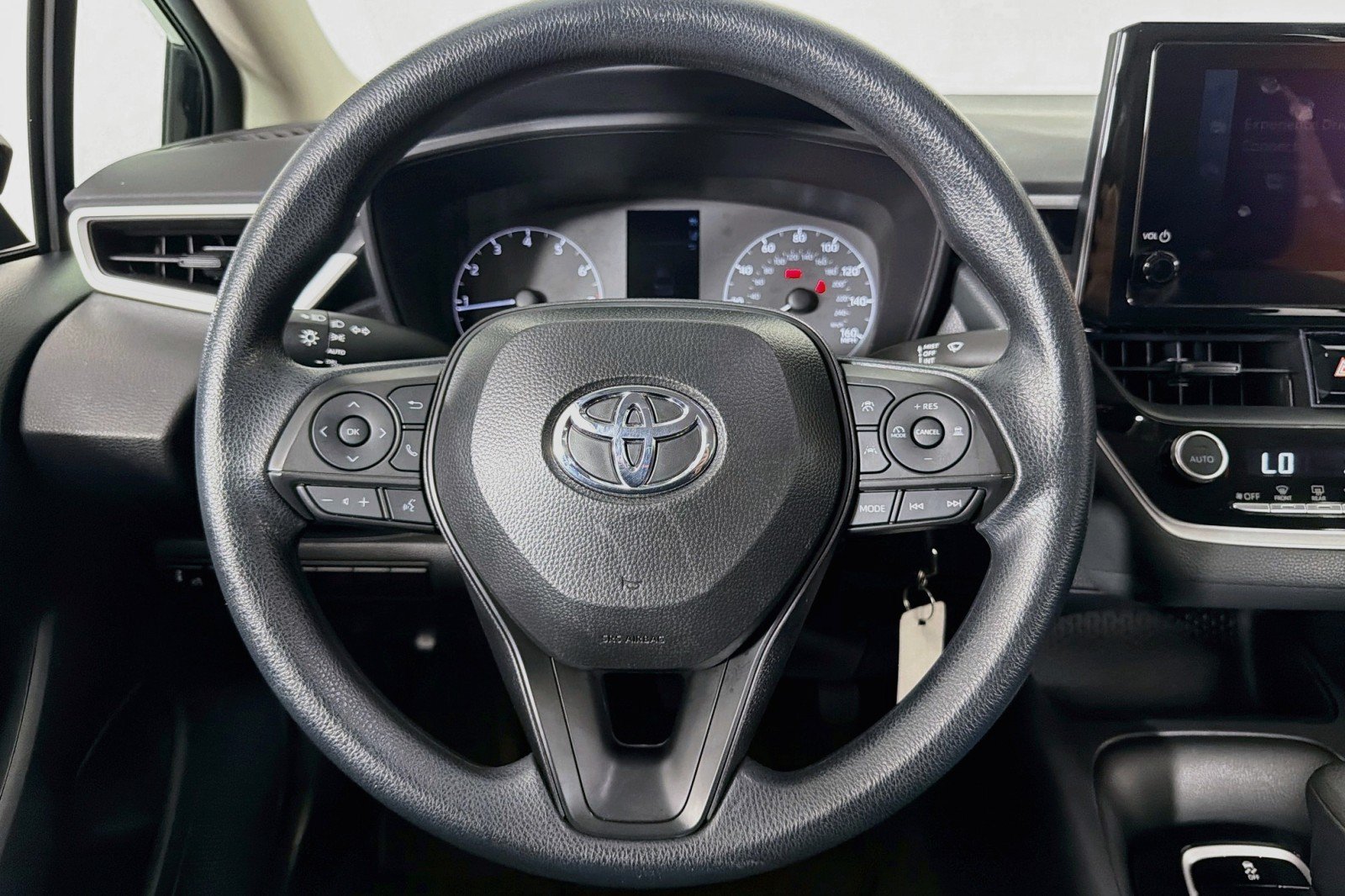 Used 2025 Toyota Corolla LE FWD image 17