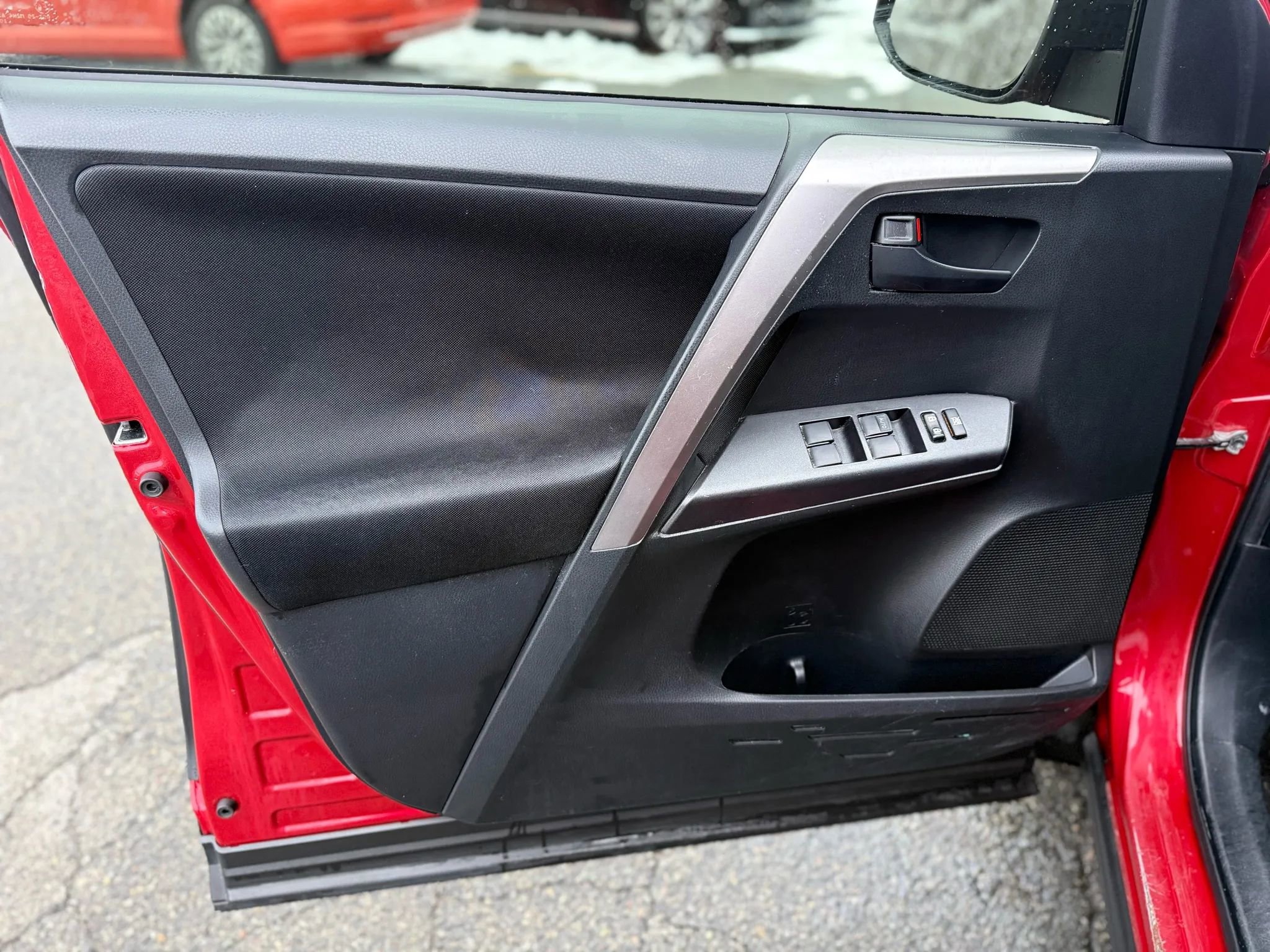 Used 2016 Toyota RAV4 LE image 26