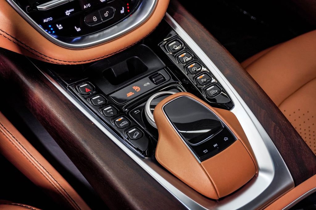 Used 2021 Aston Martin DBX image 29