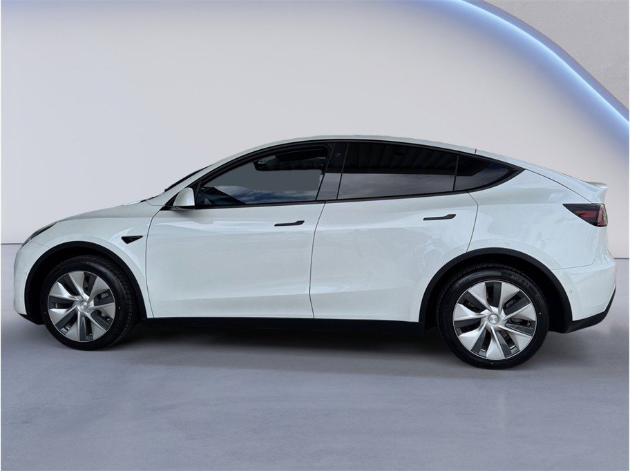 Used 2022 Tesla Model Y Long Range AWD/4WD image 3