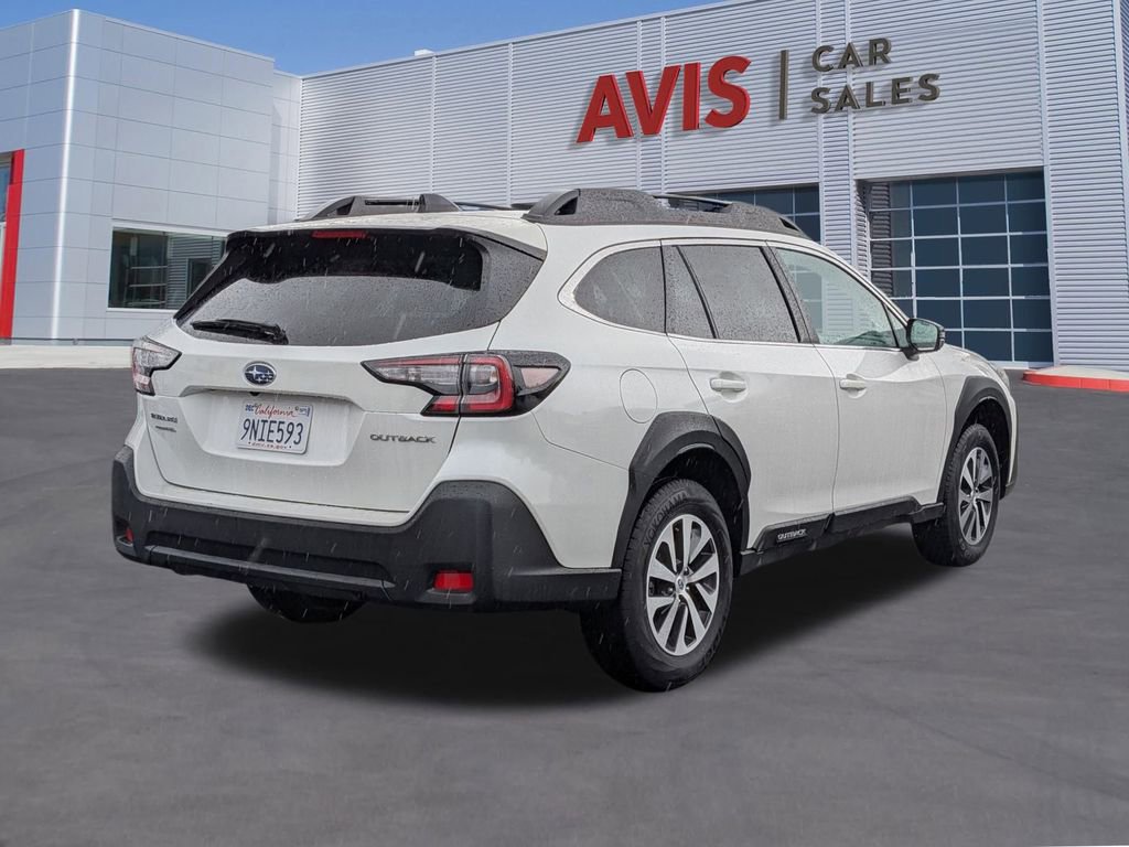 Used 2025 Subaru Outback Premium image 6