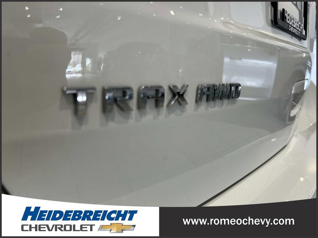 Certified 2022 Chevrolet Trax LT w/ LT Convenience Package AWD/4WD image 35