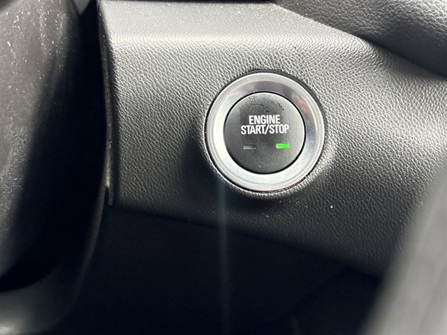 Used 2024 GMC Terrain SLE w/ Driver Convenience Package FWD image 16