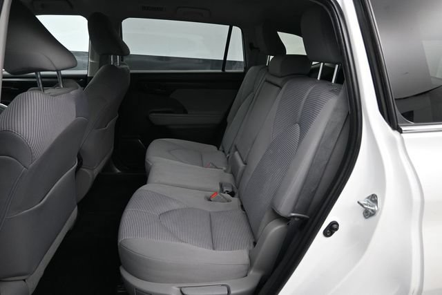 Used 2023 Toyota Highlander L FWD image 14