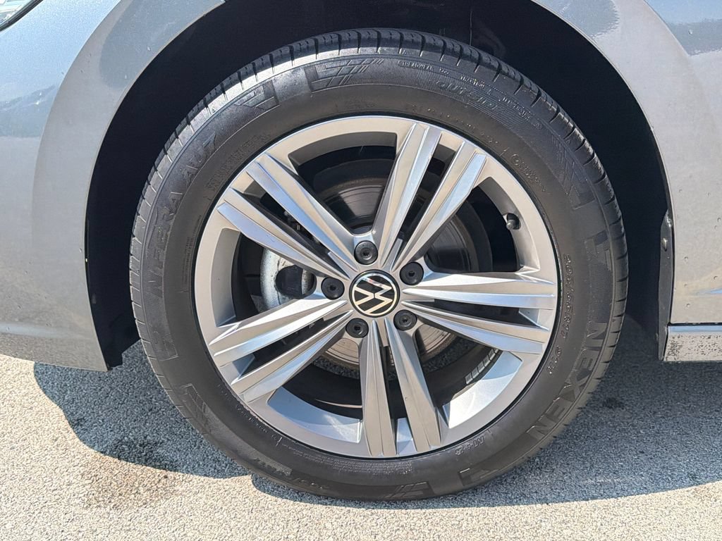 Certified 2023 Volkswagen Jetta SE FWD image 29