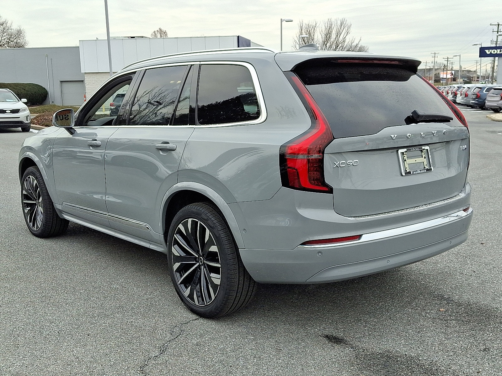 New 2026 Volvo XC90 T8 Plus w/ Protection Package Premier image 3