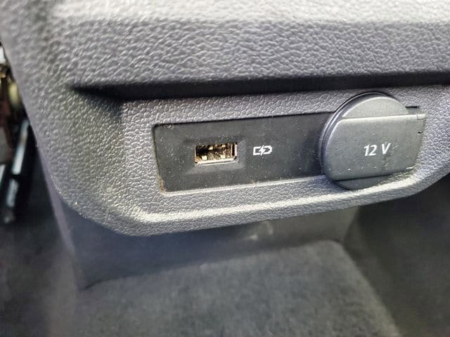 Used 2018 Volkswagen Tiguan SEL Premium FWD image 14