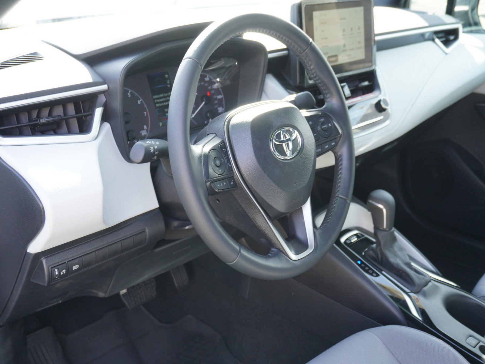 Used 2025 Toyota Corolla SE image 18