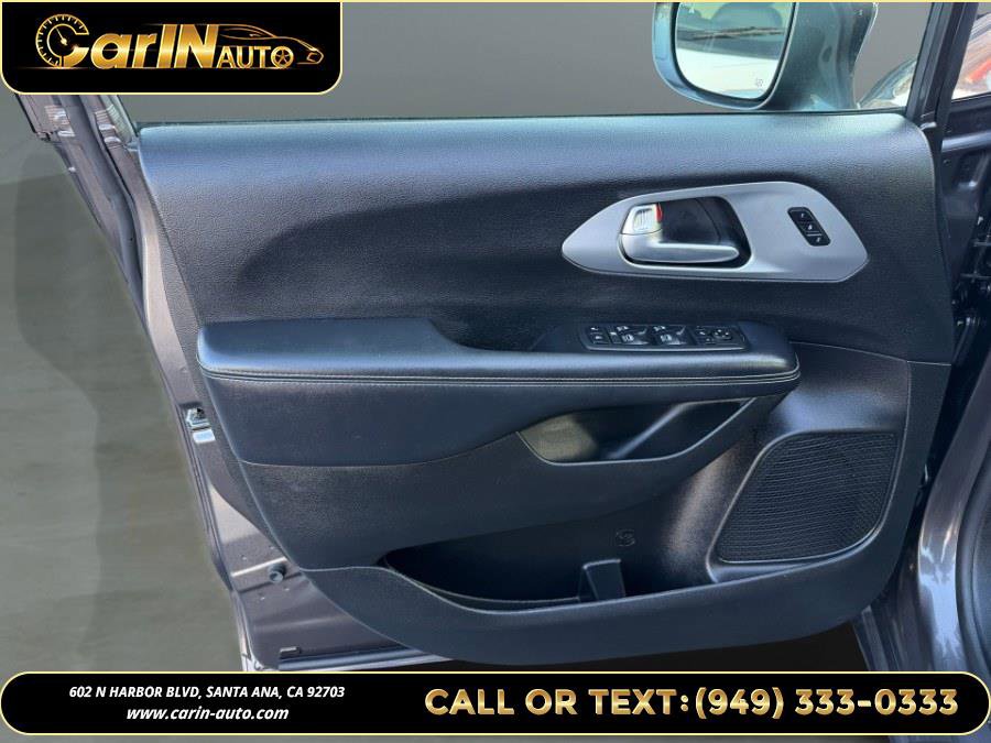 Used 2019 Chrysler Pacifica Limited w/ S Appearance Package image 20