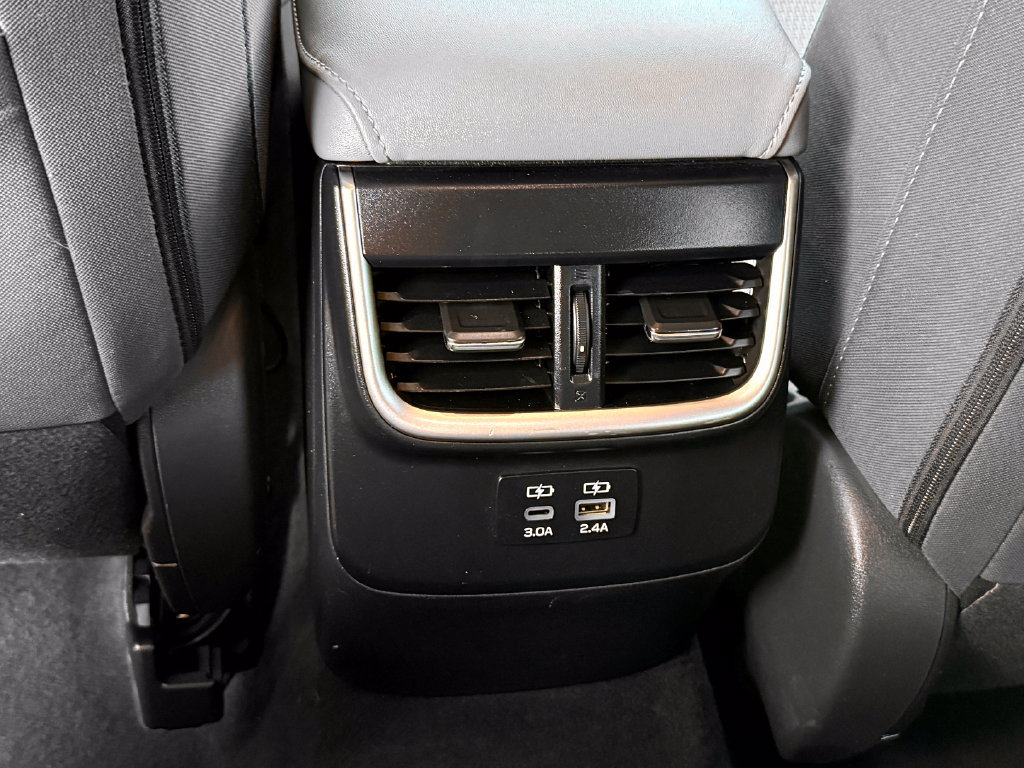 Used 2023 Subaru Outback Premium AWD/4WD image 32