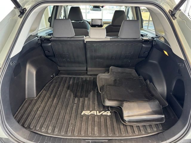 Used 2021 Toyota RAV4 XLE w/ Convenience Package image 37