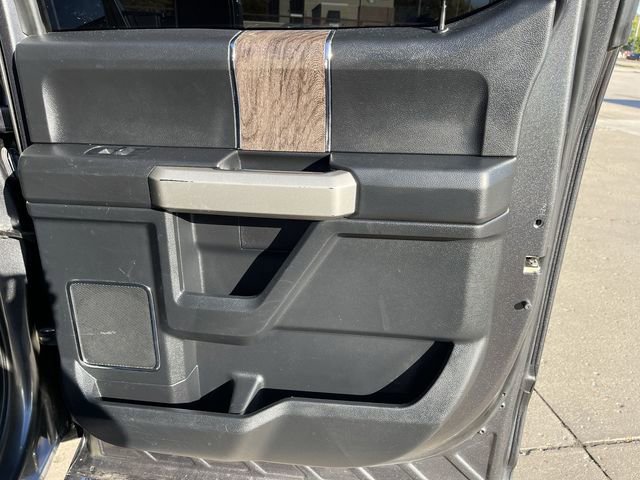 Used 2019 Ford F350 Lariat w/ Chrome Package image 14
