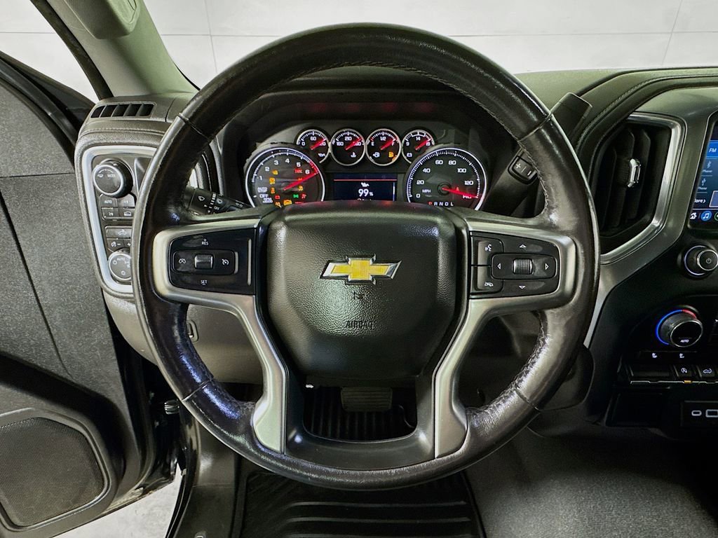 Used 2022 Chevrolet Silverado 1500 LT AWD/4WD image 9