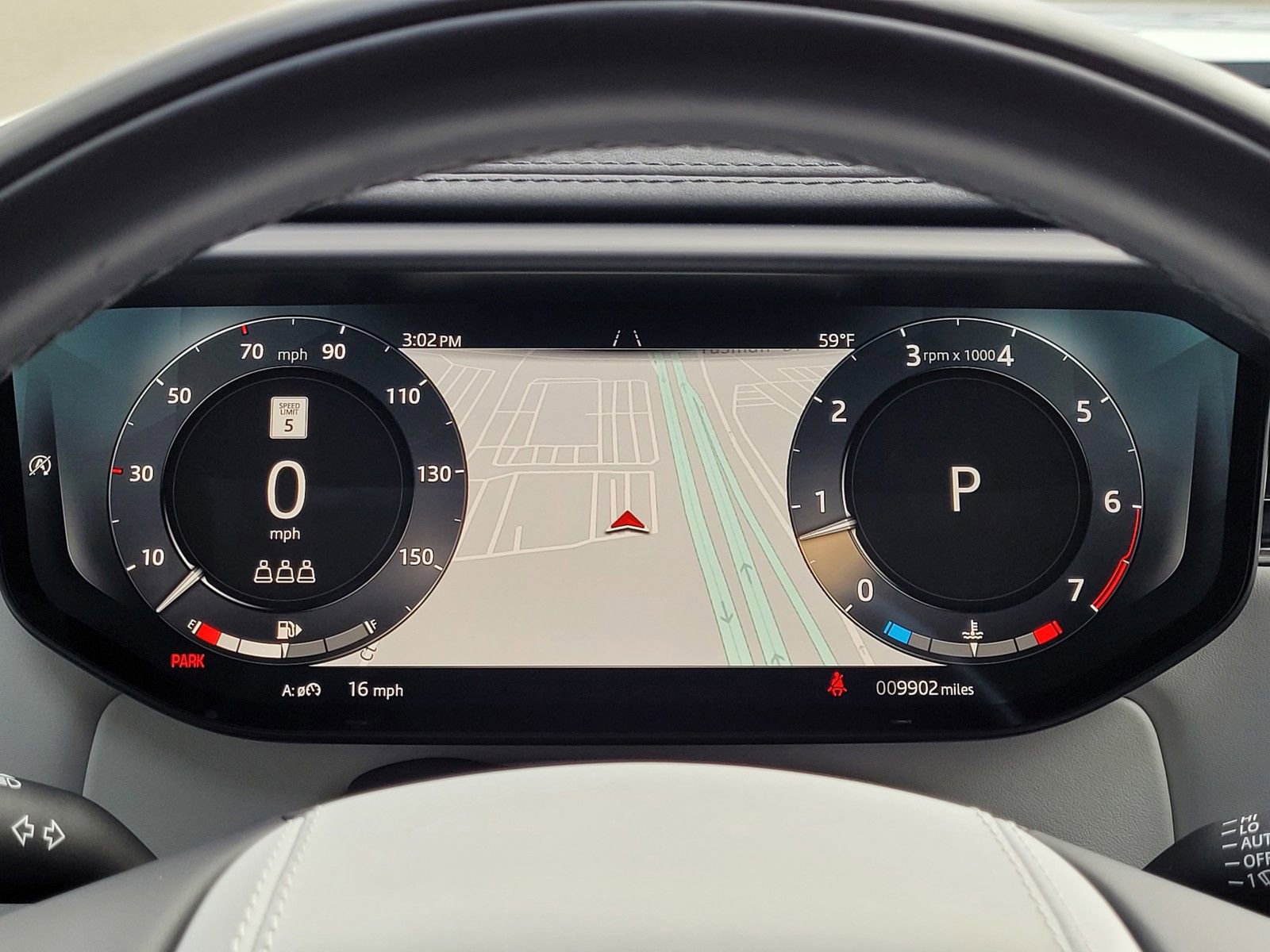 Used 2024 Land Rover Range Rover Sport SE image 17