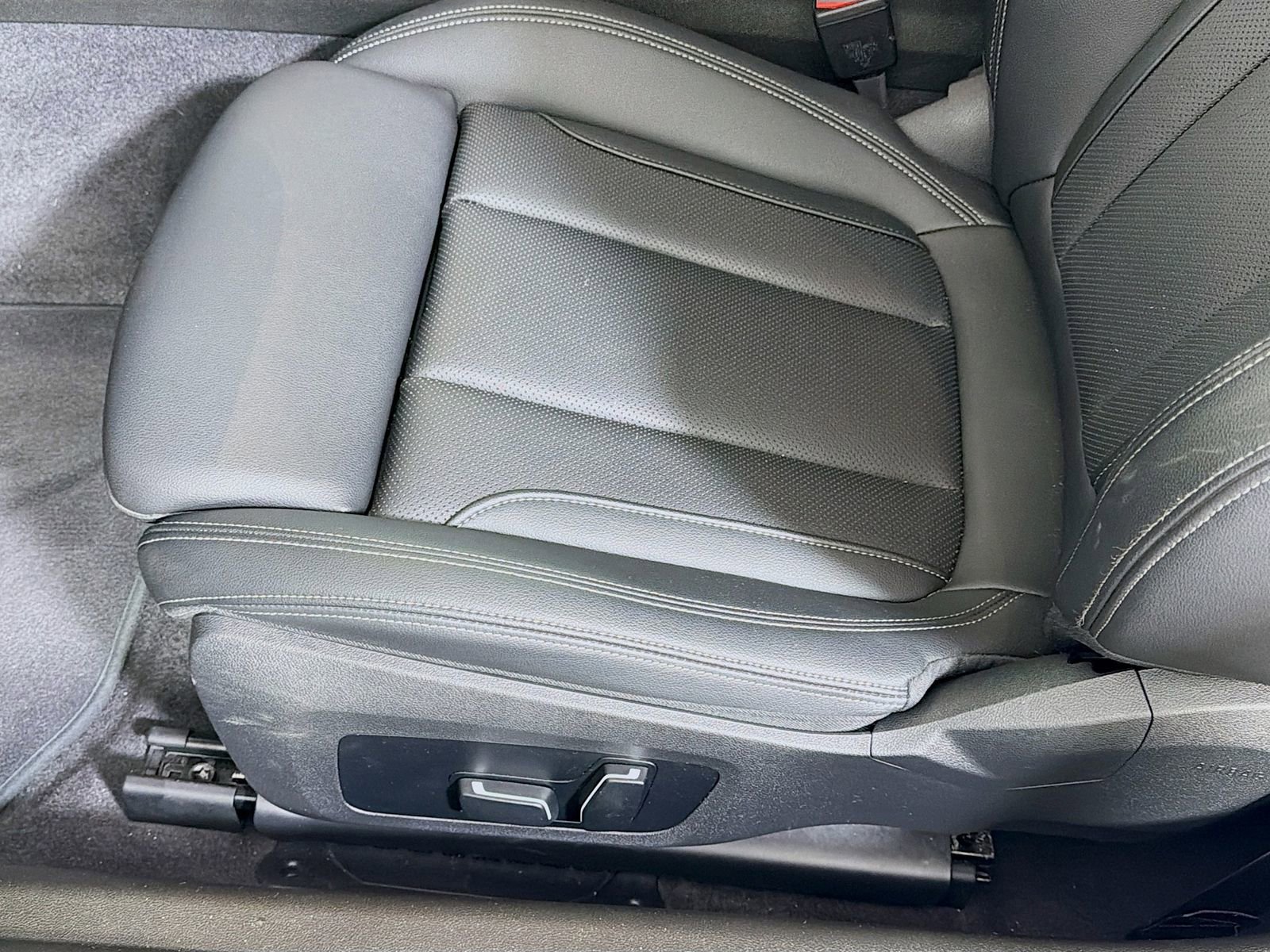 Used 2025 BMW 230i xDrive Coupe w/ M Sport Package image 22