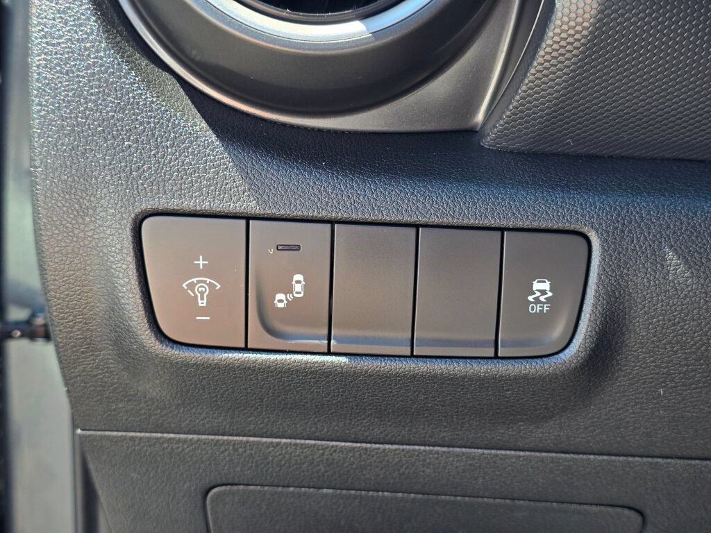 Used 2018 Hyundai Kona SEL FWD image 20