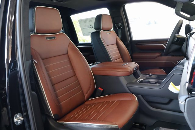 Used 2025 GMC Sierra 3500 Denali Ultimate image 21