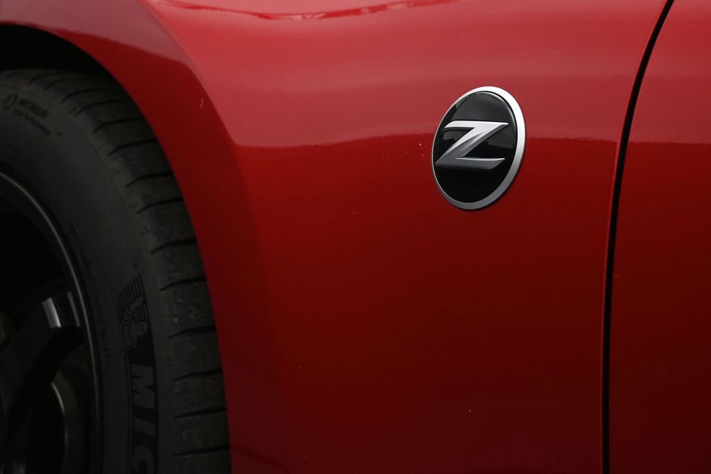 Used 2019 Nissan 370Z Coupe RWD image 11