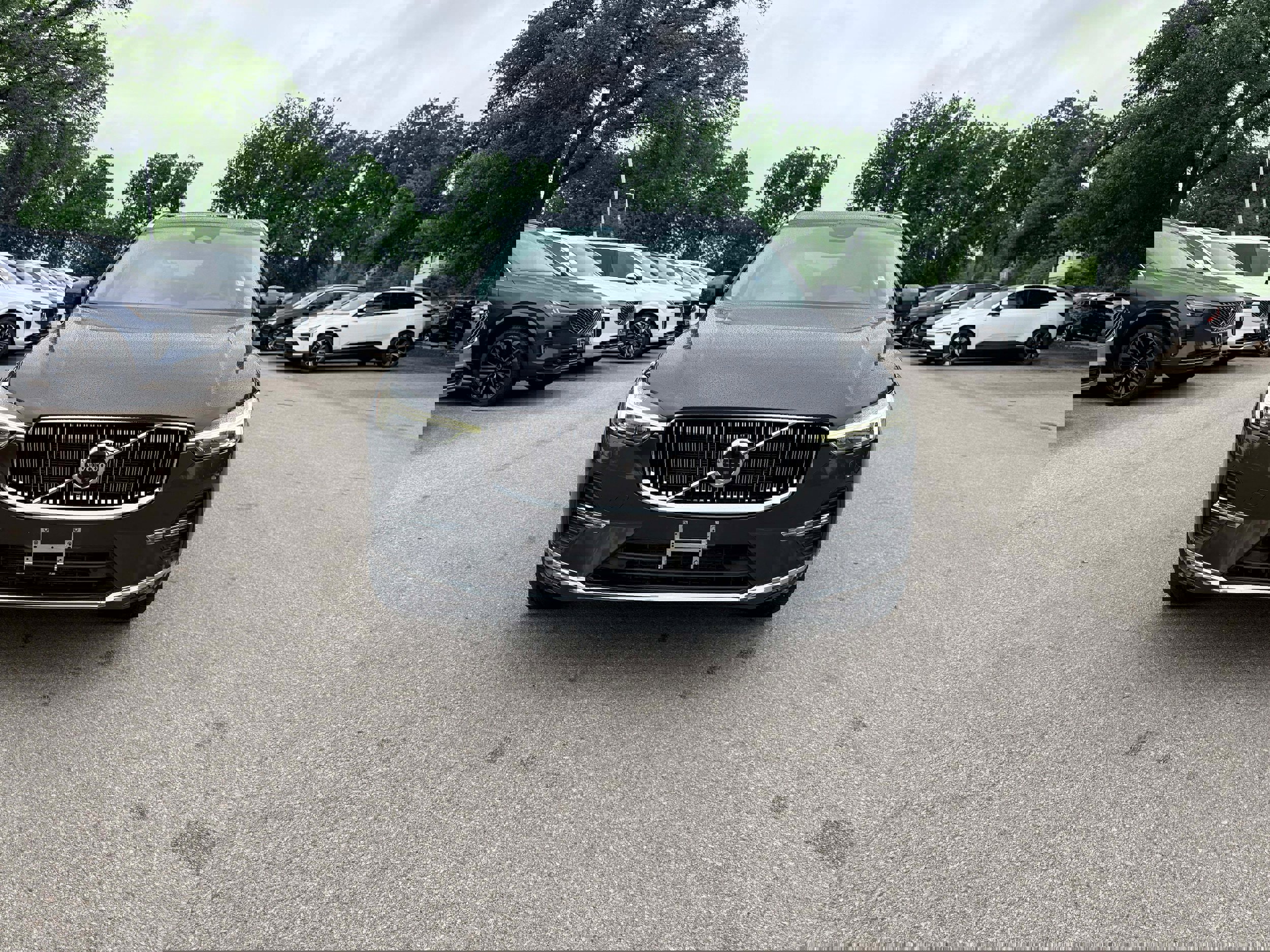 Certified 2023 Volvo XC60 B5 Ultimate w/ Protection Package Premier image 8