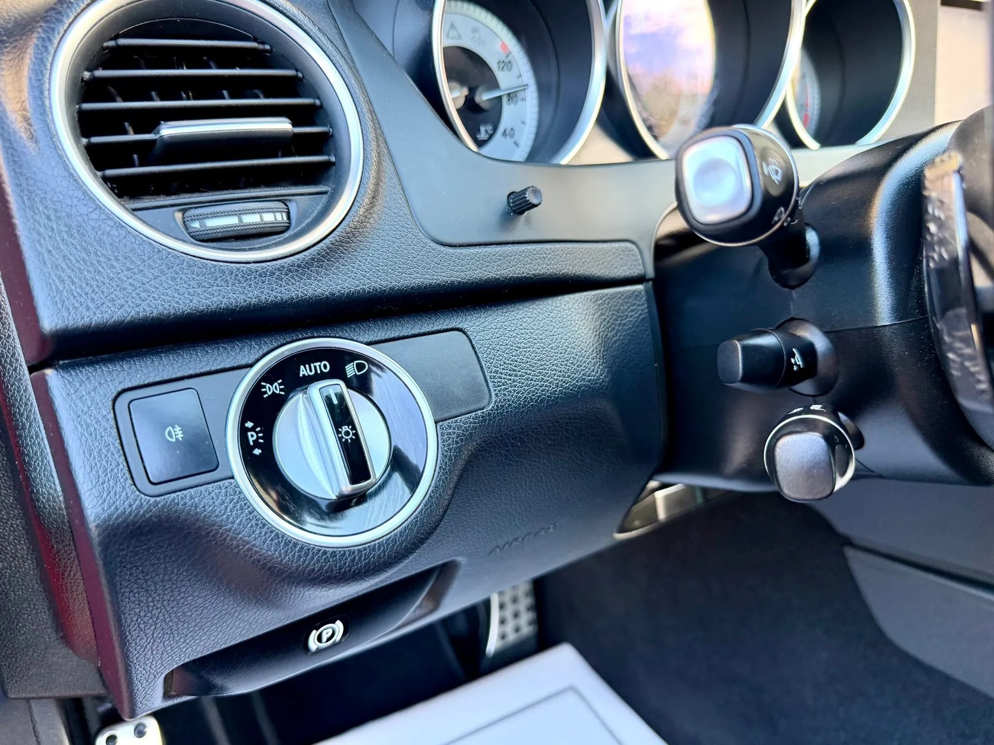 Used 2015 Mercedes-Benz C 250 Coupe image 19