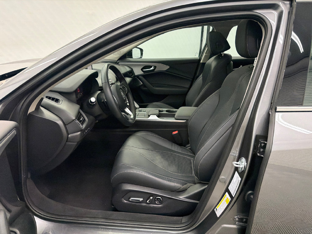 Used 2025 Acura TLX w/ Technology Package FWD image 9