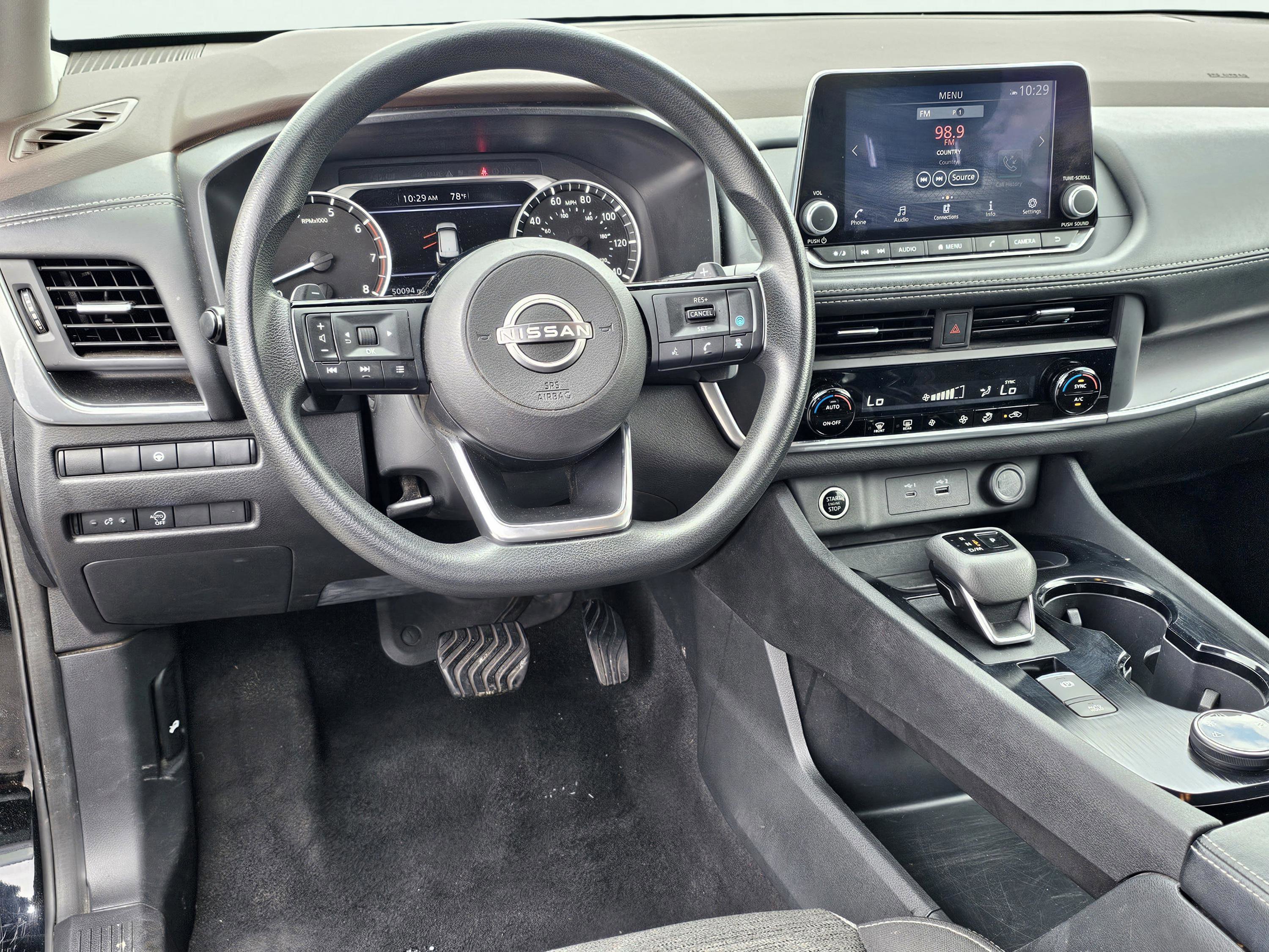 Used 2023 Nissan Rogue SV image 35