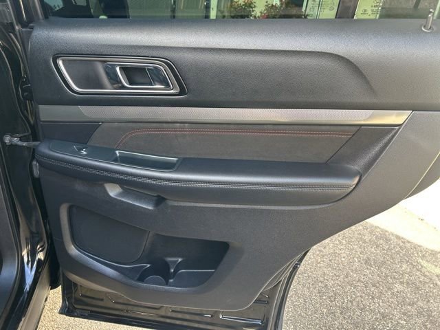 Used 2018 Ford Explorer XLT w/ Equipment Group 202A image 26