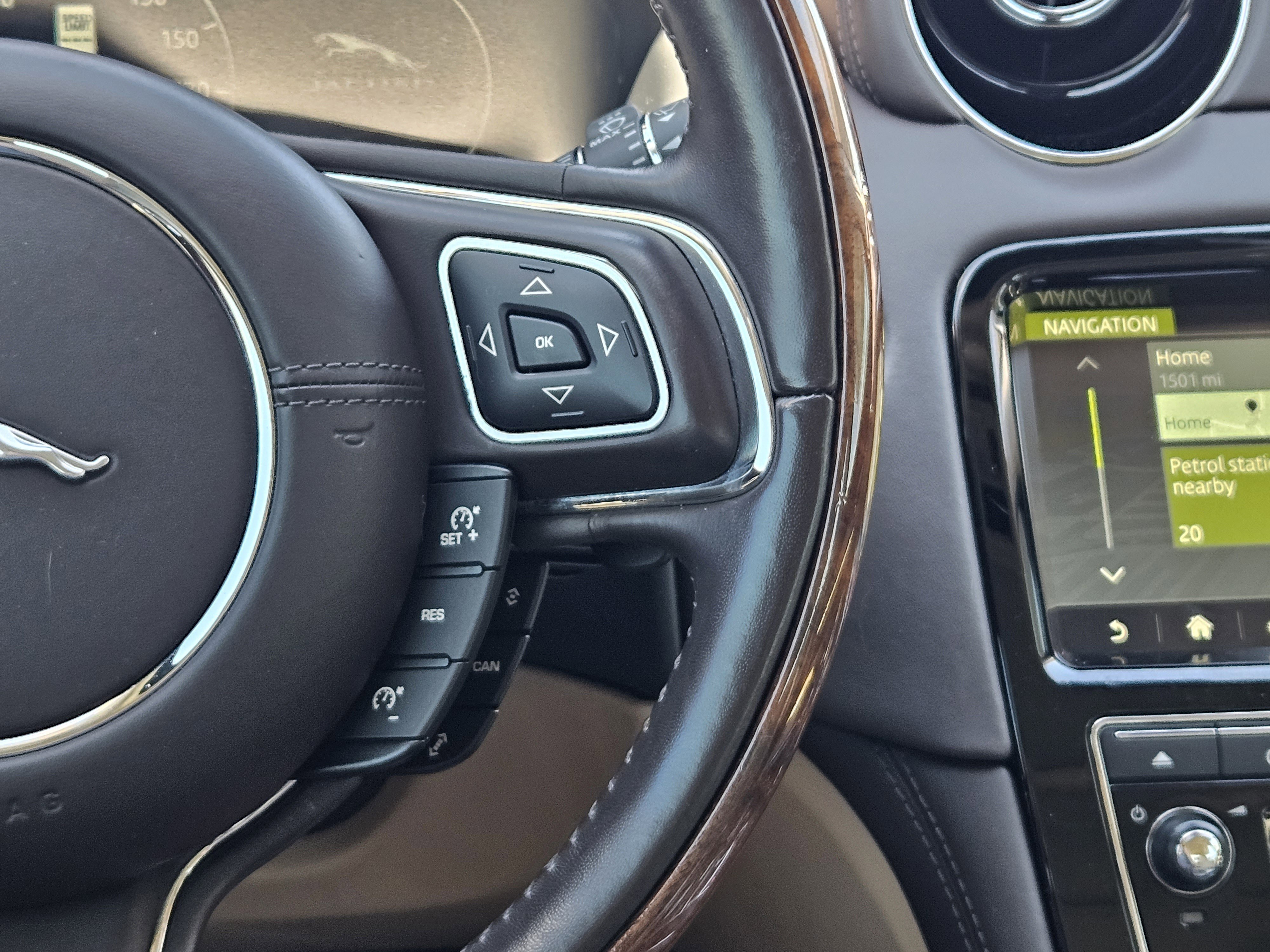 Used 2019 Jaguar XJ L Portfolio AWD/4WD image 27