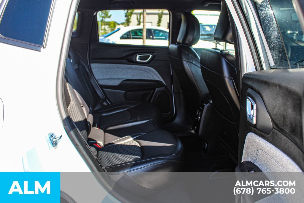 Used 2024 Jeep Compass Latitude AWD/4WD image 15