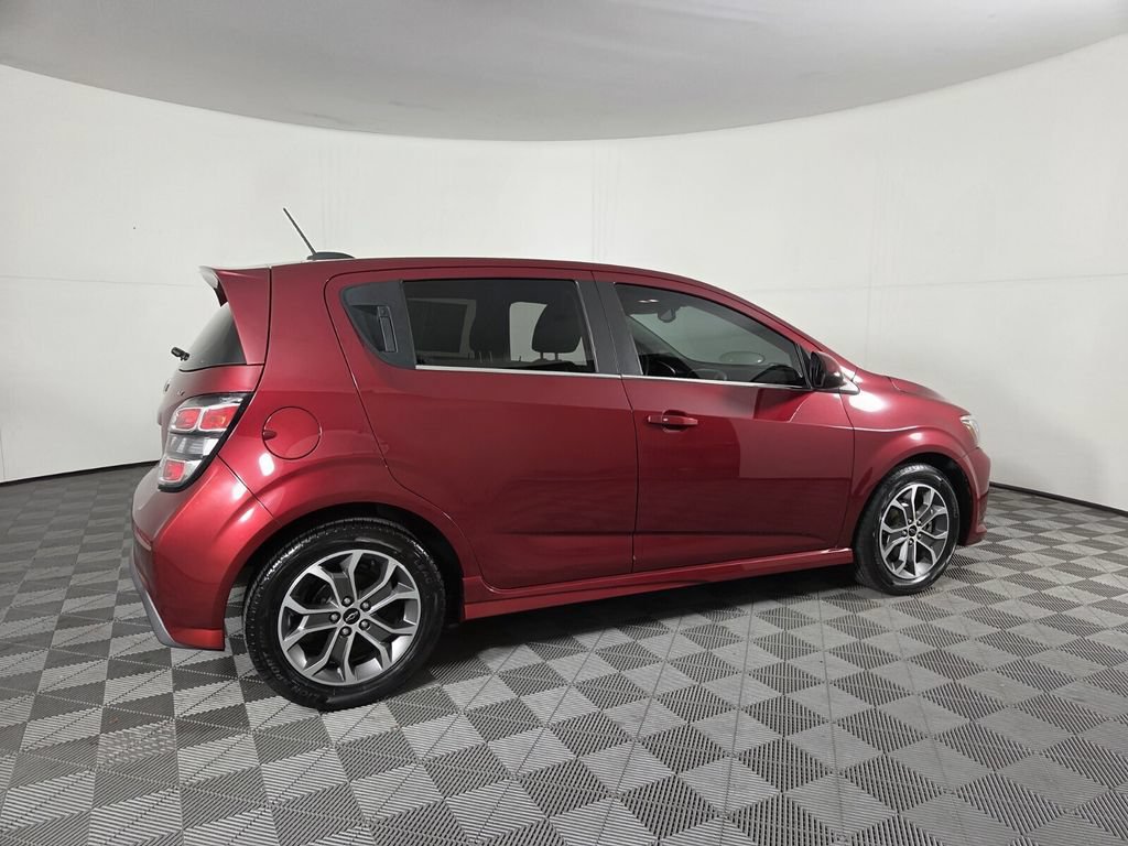 Used 2018 Chevrolet Sonic LT w/ Convenience Package FWD image 5
