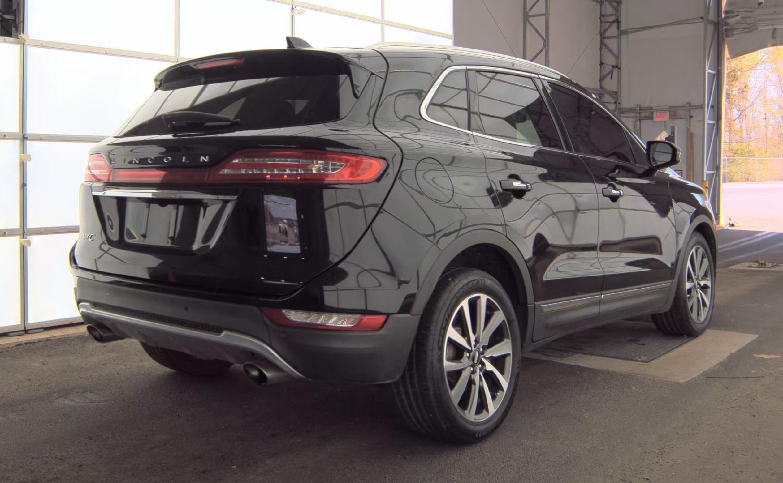 Used 2019 Lincoln MKC Reserve w/ MKC Technology Package FWD image 4