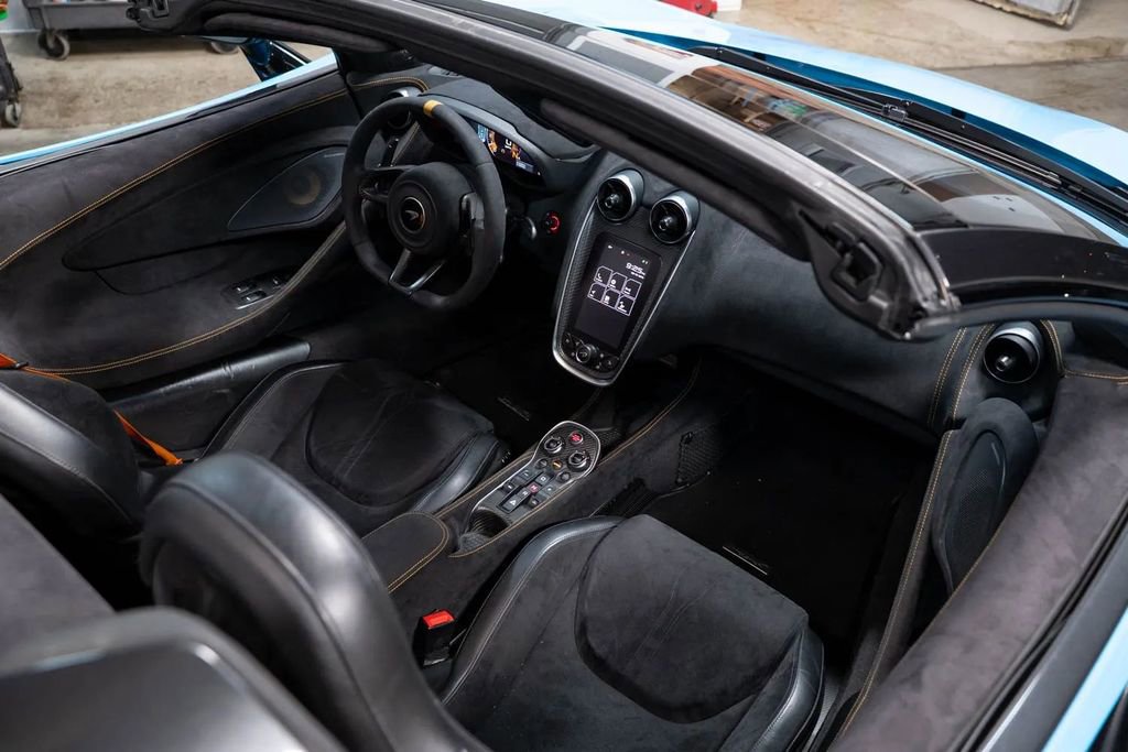 Used 2020 McLaren 600LT Spider RWD image 30