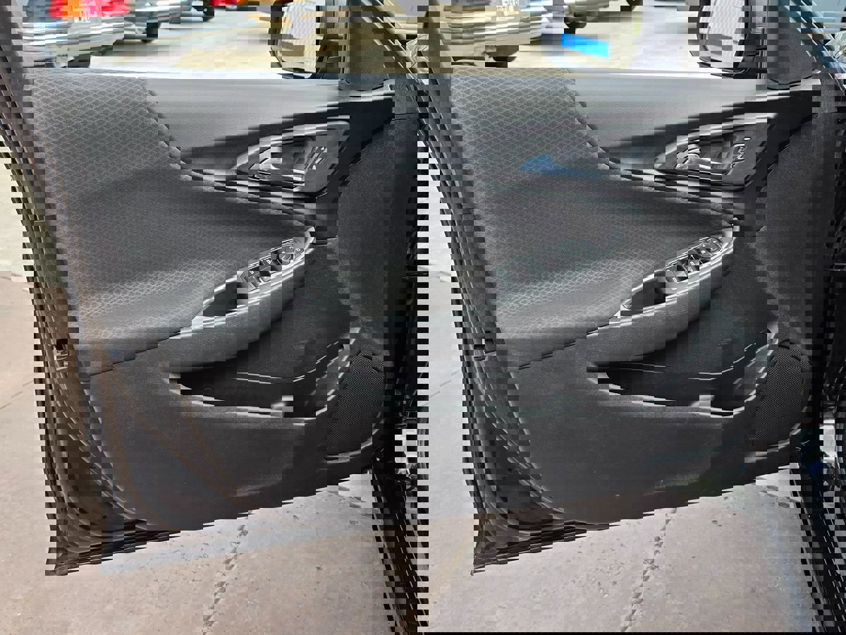 Used 2016 Chevrolet Malibu LS image 26