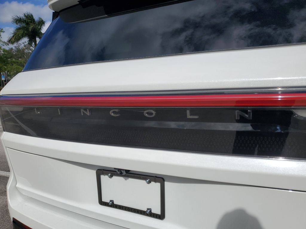 New 2025 Lincoln Navigator L Reserve image 5