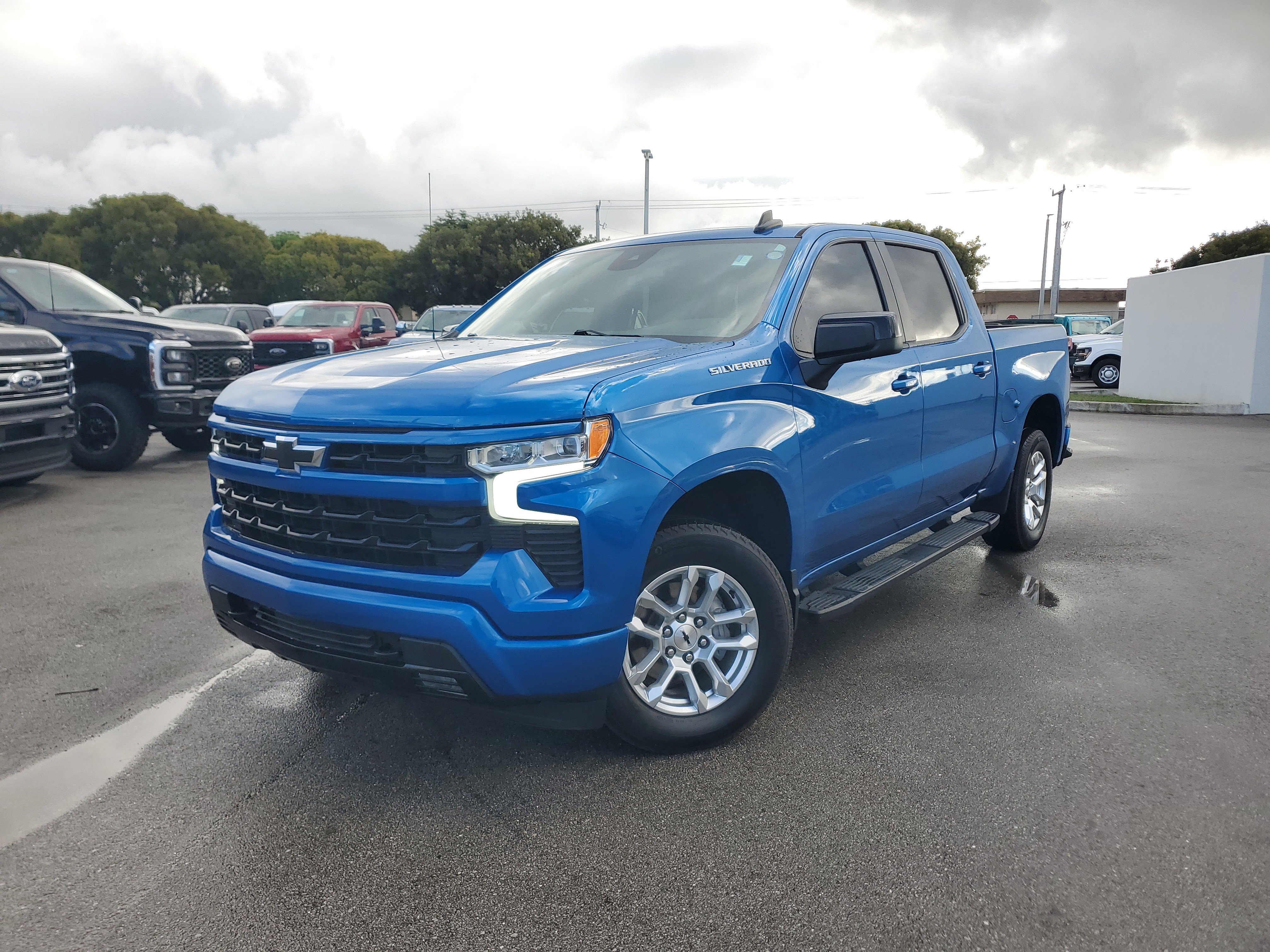 Used 2023 Chevrolet Silverado 1500 RST image 1