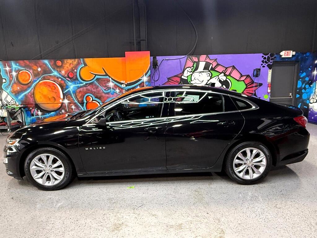 Used 2020 Chevrolet Malibu LT image 2