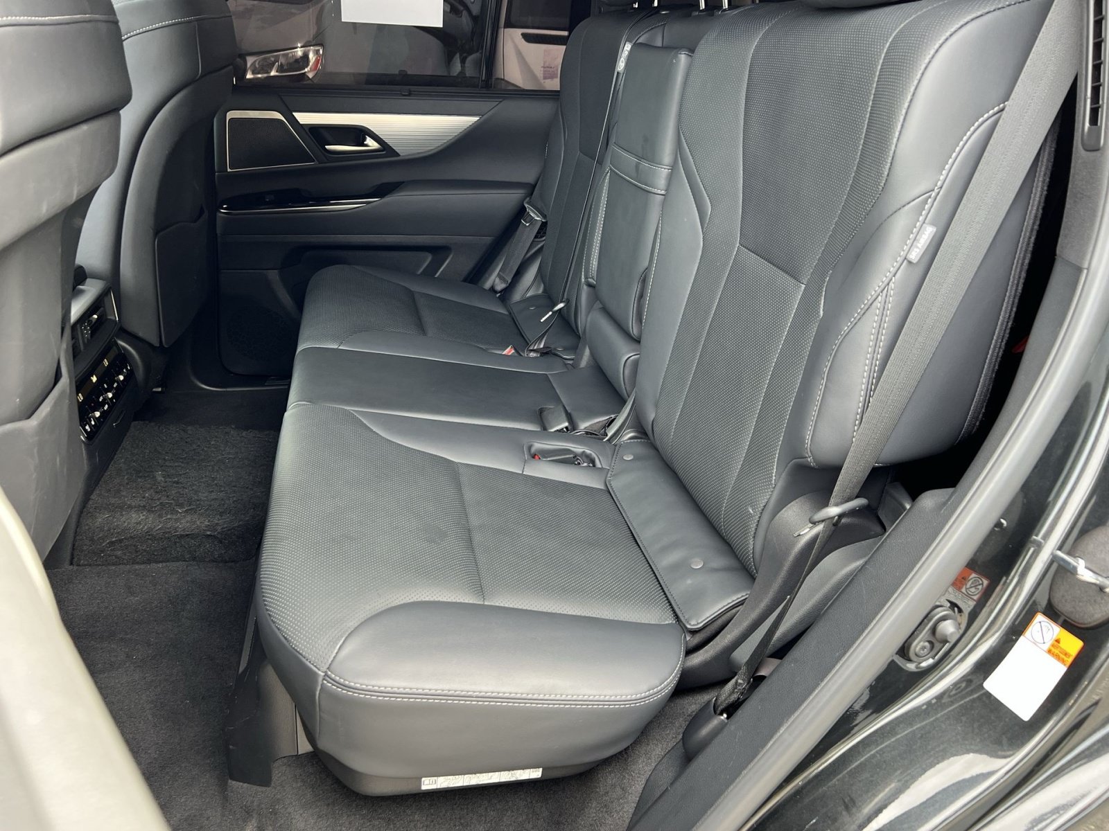 Used 2025 Lexus LX 700h F Sport AWD/4WD image 30