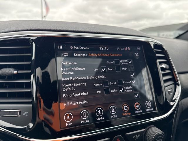 Used 2019 Jeep Grand Cherokee Altitude image 28