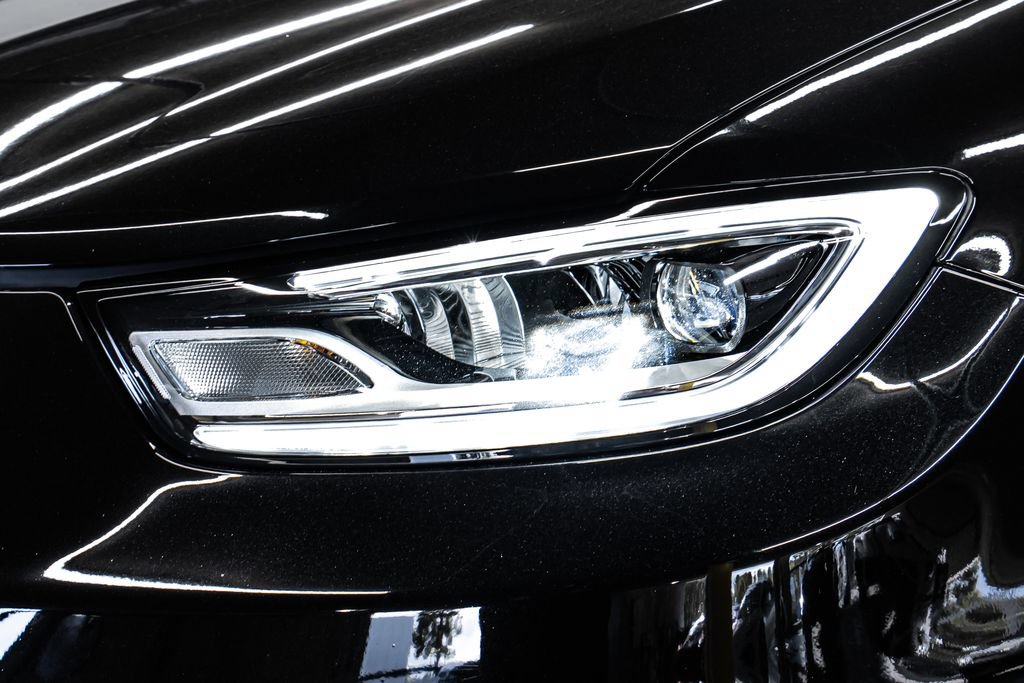 Used 2024 Chrysler Pacifica Limited FWD image 9