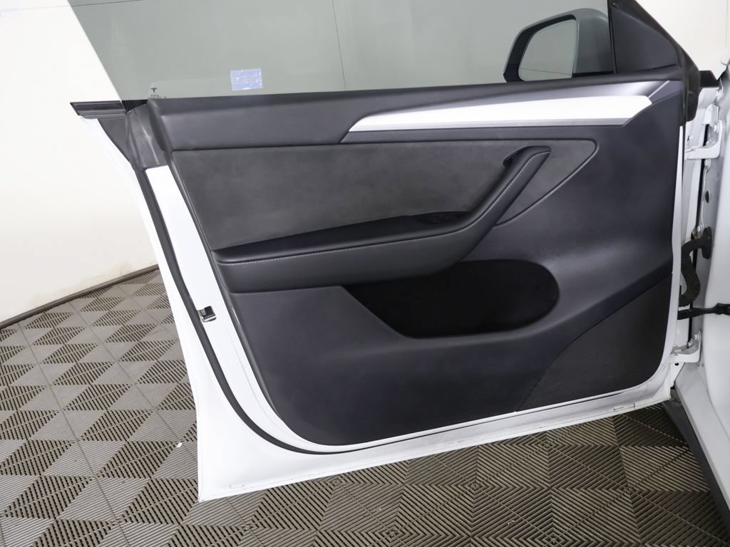 Used 2023 Tesla Model Y Long Range AWD/4WD image 25