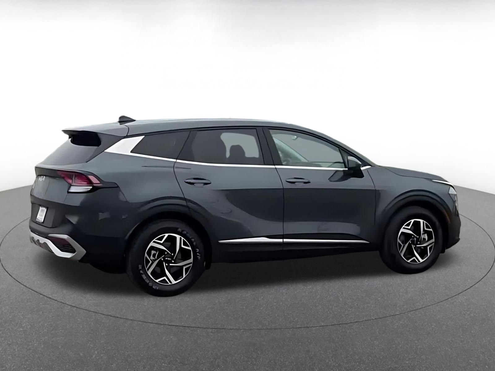 Used 2025 Kia Sportage LX image 7