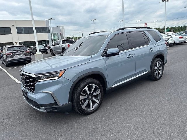 Used 2025 Honda Pilot Touring image 17