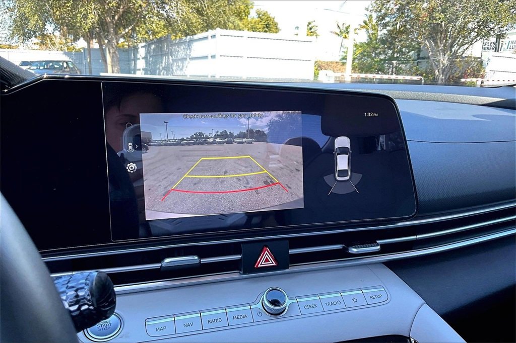 Used 2022 Hyundai Elantra Limited image 27