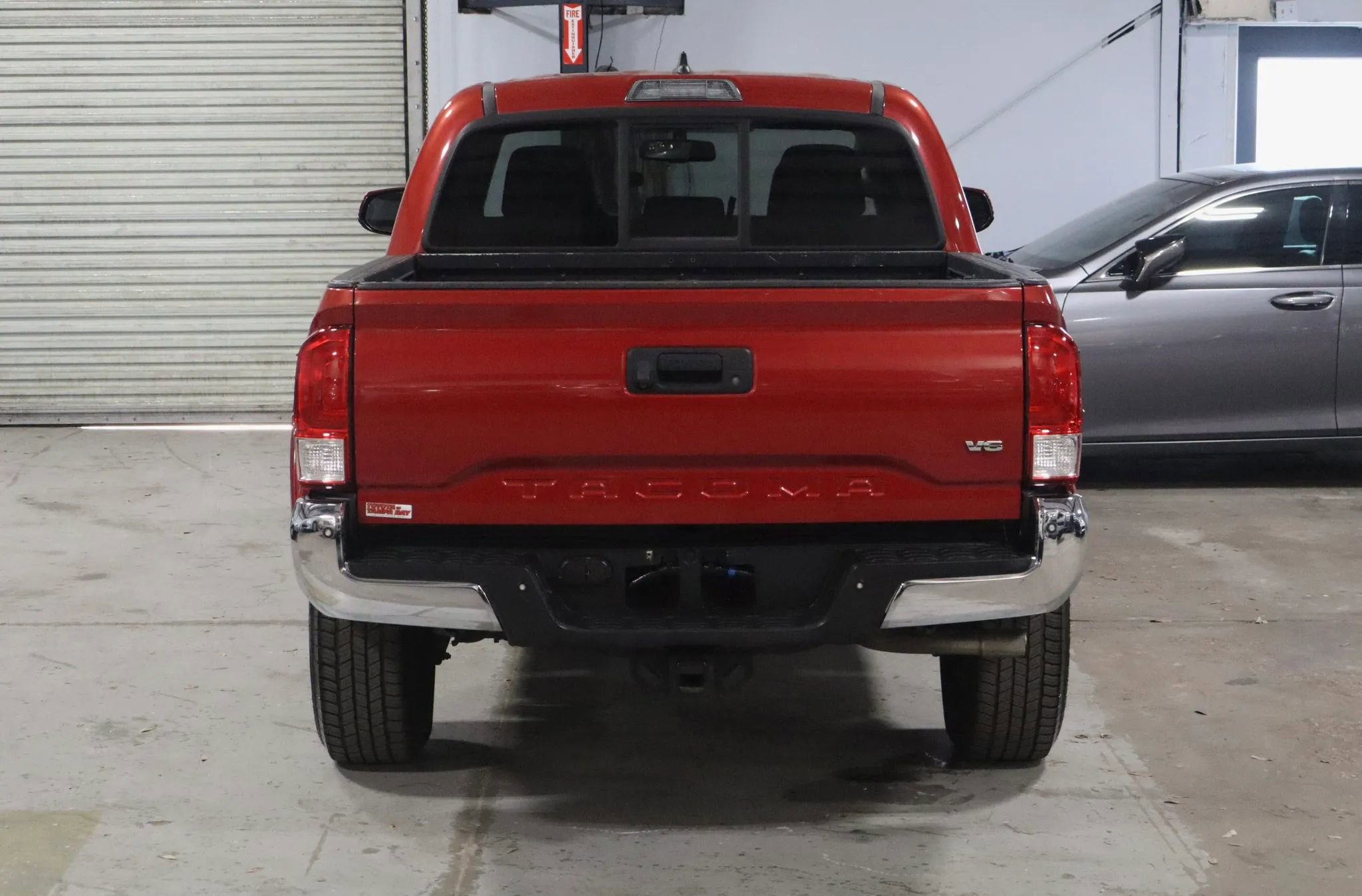 Used 2017 Toyota Tacoma SR5 w/ Tow Package image 6